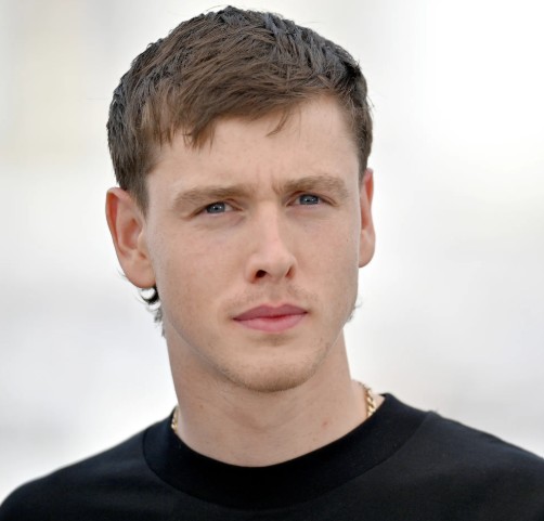 Harris Dickinson